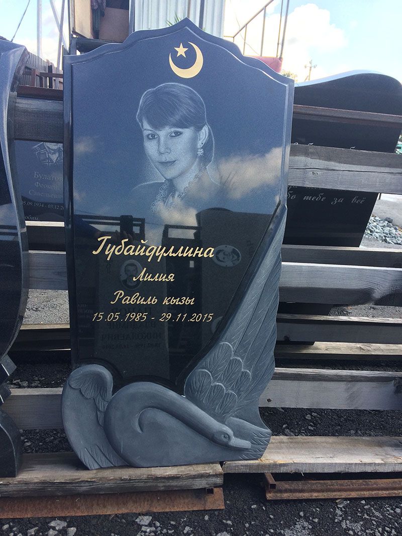 Памятник №022В из черного гранита — фото 3